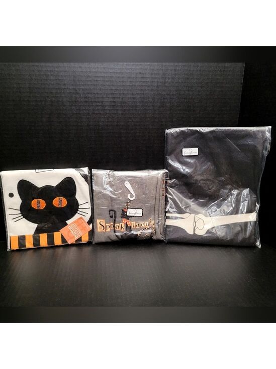 Fancyflours Other - Lot Of 3 Fancyflours Kitchen Towels